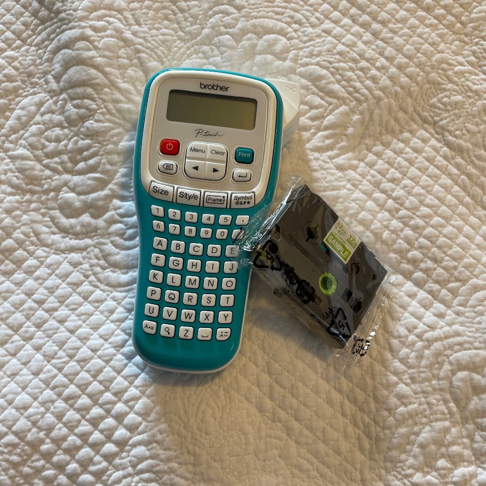 NWT Brother P-Touch PT-H103W Handheld Personal Label Maker